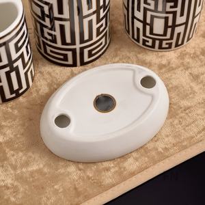 Ensemble d'accessoires de salle de bain marocains durables et simples, cinq pièces : distributeur de lotion, gobelet à bain de bouche, porte-savon, porte-brosse à dents pour hôtel et maison - Product Image 4