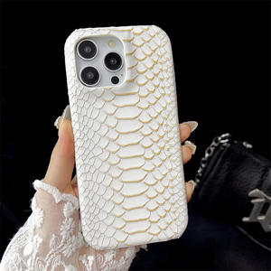 حافظة هاتف جلدية فاخرة من ماركة أزياء لهواتف آبل 16 برو ماكس وآبل 15 برو مع حماية من السقوط لطرازات 14/13/12/11 مصنوعة من مادة TPU - Product Image 2