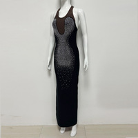 Robe longue licou ornée de strass, tendance et sexy, collection été 2026