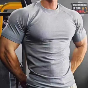 T-shirt de compression pour homme avec logo personnalisé - T-shirt de sport respirant à séchage rapide pour la course à pied et la musculation - Product Image 1