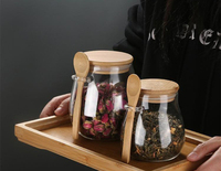 Tutup bambu dengan sendok kaca dapur disegel toples penyimpanan rumah tangga kaca borosilikat tinggi bumbu teh bunga