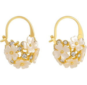 Nouvelles boucles d'oreilles coréennes exquises en forme de coquillage et de fleur, boucles d'oreilles tendance et polyvalentes, bijoux féminins - Product Image 1