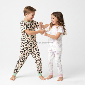 Conjuntos de Pijamas de Bambú para Niños con Logotipo Personalizado del Día Patriótico, MOQ Bajo, Entrega Rápida, Pijamas Estampados de <span class=keywords><strong>Manga</strong></span> <span class=keywords><strong>Corta</strong></span> y Pantalones Largos para Niñas - Product Image 2
