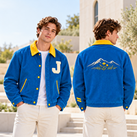 Veste en velours côtelé bleu sur mesure pour homme avec patch lettre en chenille, col contrastant jaune, boutons-pression, poches passepoilées, OEM ODM, faible MOQ