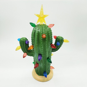 Cactus navideño de cerámica con luces LED multicolor para decoración navideña. - Product Image 1