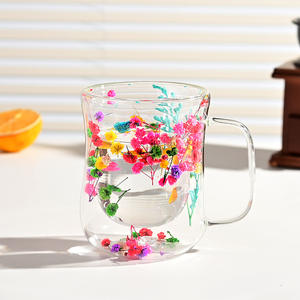Tasses et soucoupes créatives en verre borosilicate isolant à double paroi, pour thé et boissons, avec fleurs séchées intégrées et effet sable mouvant multi-pétales - Product Image 1