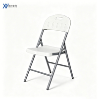 Chaise pliante en plastique robuste personnalisée pour l'intérieur et l'extérieur, idéale pour les mariages et les conférences