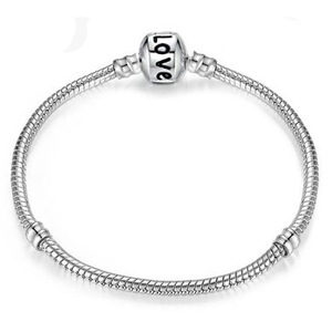 <span class=keywords><strong>Bracciale</strong></span> di Alta Qualità in Cuoio Vintage con Charm Placcati Argento Braccialetti in Stile Europeo a Catena <span class=keywords><strong>Serpente</strong></span> Adatti per Bracciali Fini Fai da Te da <span class=keywords><strong>Donna</strong></span> - Product Image 1
