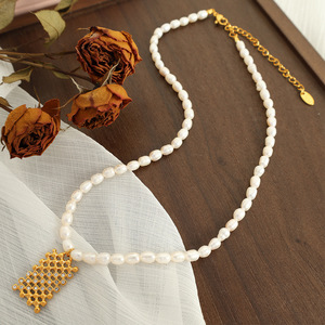 สร้อยคอไข่มุกเทียมทรงเรขาคณิต ประดับทองคำ งานปาร์ตี้ แฟชั่น จี้ห้อยคอ - Product Image 2
