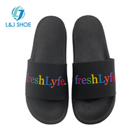 L & J Schuh OEM Hochwertige Gummi pantoffeln Luftblas rutschen für Männer 3D Raised Embossed Logo Slides Schuhe