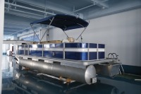 Nouveau modèle 2026 Bateau ponton 27 pieds Touristique - Escapade du week-end Aluminium Fibre de verre 5-10m Certifié CE Essence Couleur personnalisée