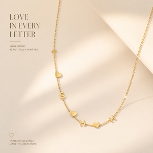 Delicado Collar con Letra Personalizada Flotante y Mini Colgante de Corazón, Collar con Inicial Lateral Personalizada <span class=keywords><strong>para</strong></span> Damas - Product Image 2