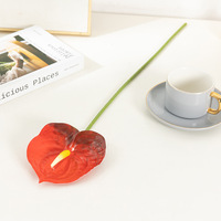 Kleine rode palm anthurium kunstbloem voor bruiloft, hotel, binnenhuisdecoratie, kleine maat, bloemdecoratie voor gangen.