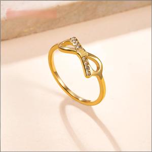 Nuevo Anillo Unisex de Acero Inoxidable con Baño de Oro Real, Estilo Coreano, con Lazo Hueco y Diamantes Incrustados, Venta al Por Mayor - Product Image 2