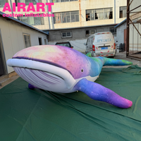 Requin gonflable coloré sur le thème marin, baleine gonflable pour scène