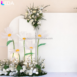 ฉากหลังงานแต่งงานทรงกลมสีขาว ดีไซน์ใหม่ของ LEDA พร้อมชุดดอกไม้แขวนอะคริลิคสีขาว - Product Image 4
