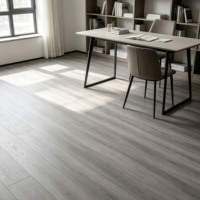Revêtement de sol SPC moderne de qualité commerciale, résistant à l'usure, antidérapant, insonorisant, imperméable et ignifuge, idéal pour les bureaux et centres commerciaux à fort trafic.