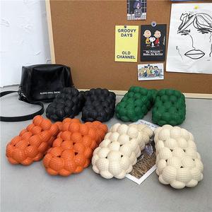 Hellosport verano nueva personalidad 2023 venta al por mayor de moda Bubble Ball zapatillas Sandalias Lychee moda Eva Bubble Slides Unisex - Product Image 4