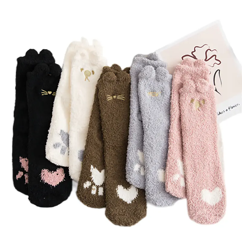 Chaussettes housse épaisse en polaire pour femmes, chaussettes de sol, confortables, chaudes, mignonnes, brodées, cœur, d'amour, confortables, hiver,