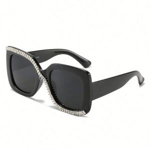 Lunettes de soleil carrées surdimensionnées de luxe vintage personnalisées avec strass et diamants pour femme - Product Image 4