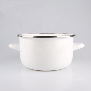 Olla Profesional para Mejillones de <span class=keywords><strong>Hierro</strong></span> Fundido Esmaltado con Dos Asas y Tapa de Acero Inoxidable, Tamaños 18/20/26 cm, Apta para Horno, Negra, Marca OEM - Product Image 2