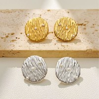 Boucles d'oreilles clous rondes en laiton plaqué or - Accessoire tendance, léger, luxueux et élégant pour les occasions spéciales et les anniversaires