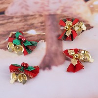 Adornos Navideños con Campanas, Decoraciones Colgantes para Árbol de Navidad de Tela a Cuadros, Lazo con Hojas de Ajenjo para Decoración del Hogar en Fiestas Navideñas
