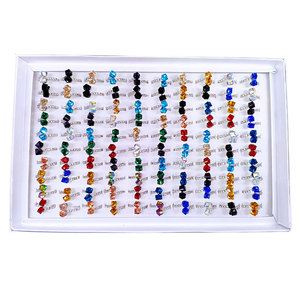 2024 de moda en stock <span class=keywords><strong>precio</strong></span> barato lindo color caramelo venta al por mayor mezcla de venta geometría Cristal Diamantes de imitación niñas anillos de aleación - Product Image 2