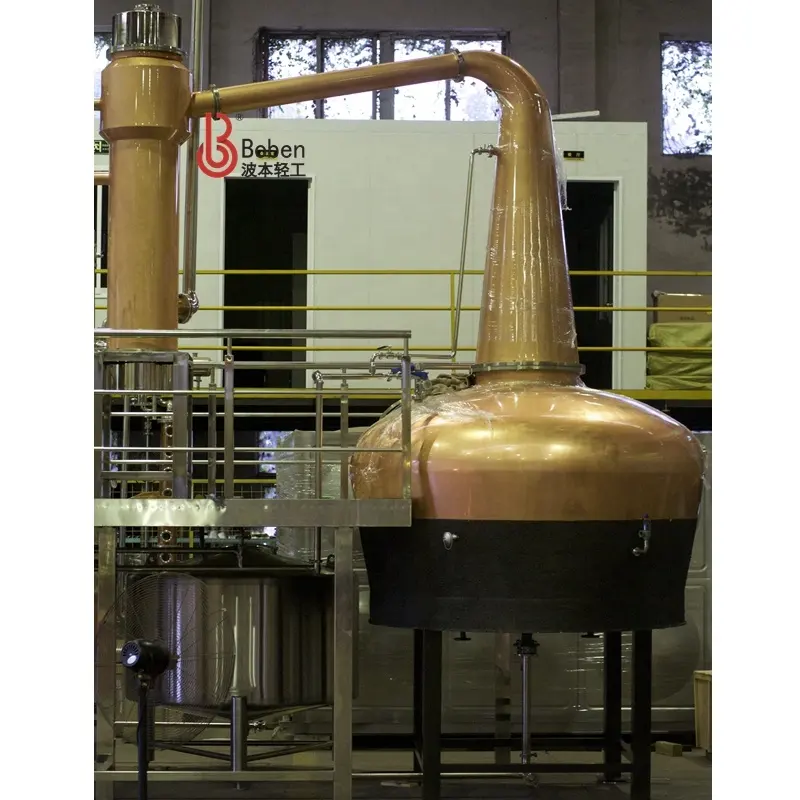 Attrezzatura per distilleria di rame in acciaio inossidabile Vodka Gin Whisky attrezzatura per colonna di riflusso in rame