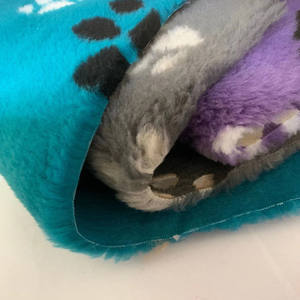 <span class=keywords><strong>Vetbed</strong></span> Trois Couleurs Motif Patte Bon Prix 1100 Grammes/m Longueur du Poil 2Cm Emballage Sous Vide <span class=keywords><strong>Vetbed</strong></span> Drybed Lit pour Chien Vet Mat Drybed Lit pour Animaux de Compagnie - Product Image 3