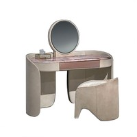 Vanité moderne de luxe, miroir circulaire avec marbre rose tendre. Vanité élégante pour filles, coiffeuse de chambre à coucher