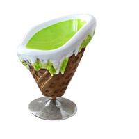 Ensembles de table et de chaises modernes en fibre de verre en forme de cornet de crème glacée pour usage commercial extérieur