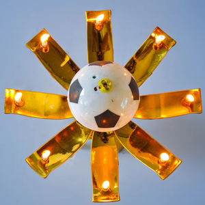 Innovador trofeo de simulación sorpresa romántica Feliz cumpleaños canción pastel decoración vela - Product Image 1