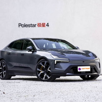 Polestar 4, SUV de taille moyenne, best-seller, performances à quatre moteurs, avec écran de 15,4 pouces et toit ouvrant panoramique, en promotion