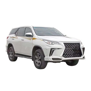 Fortuner 2023 SUV Híbrido AWD con Asientos de Cuero R19 Oscuro en Venta - Product Image 1