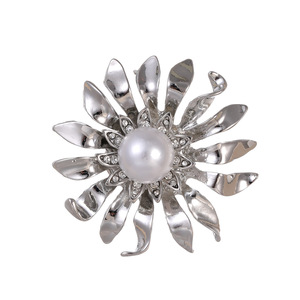 Sunflower Corsage Gold Plated Alloy Brooch Colourful Rhinestone Drilled Design Women Luxury Engagement Wedding Gift Jewelry - Product Image 2