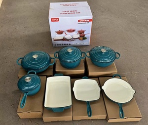 Ensemble de 11 ustensiles de cuisson multifonctionnels classiques, durables, écologiques et écoresponsables en fonte émaillée rouge, compatibles four et lave-vaisselle, pour la cuisson et la friture - Product Image 1