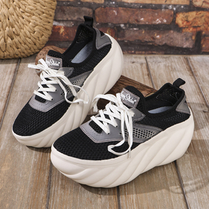 Scarpe da passeggio Best seller Hellosport da <span class=keywords><strong>donna</strong></span> comode <span class=keywords><strong>Sneakers</strong></span> con plateau <span class=keywords><strong>bianche</strong></span> <span class=keywords><strong>e</strong></span> <span class=keywords><strong>nere</strong></span> con capo caldo Sole spesso - Product Image 5