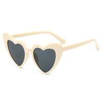 Lunettes de soleil vintage en forme de cœur pour femmes, très tendance, confortables et élégantes, idéales pour les fêtes et les activités de plein air, personnalisables