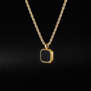 Hochwertige Edelstahl-Halskette für Herren mit Opal-Gold-Design und quadratischem Anhänger - Product Image 2