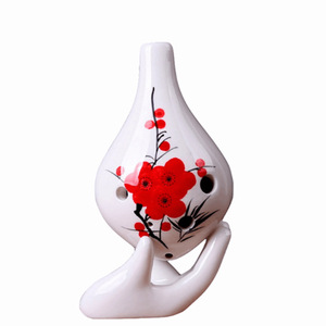 Ocarina en céramique à 6 trous, peinte à la main, à bec long, avec un son exceptionnel et un motif floral – Vente en gros - Product Image 1