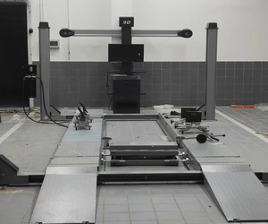 Hidrolik kuat 4 ton 5 ton 6 ton empat kolom angkat mobil 4 tiang keselarasan Hoist dengan Rolling Jack - Product Image 2