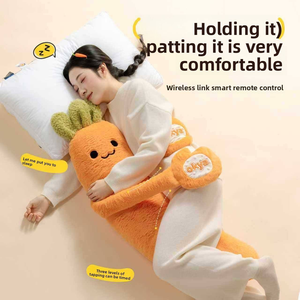 Coussin chauffant vibrant en peluche lesté Carrot King pour filles et femmes enceintes, idéal pour câliner et masser les jambes - Product Image 3