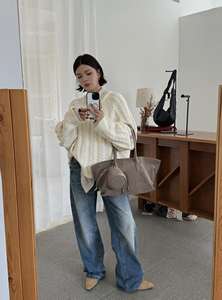 Bolso de Mano Casual de Gamuza a la Moda 2026, Bolso de Hombro de Gran Capacidad con Logotipo Impreso Personalizado - Product Image 4