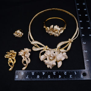 Zhuerrui高品質24KゴールドメッキジュエリーセットドバイダイヤモンドモダンゴージャスフラワーシェイプペンダントリングブレスレットHZ24007217 - Product Image 2