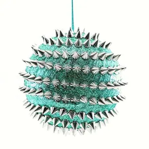 Fabrika özel noel süslemeleri topu asılı plastik benzersiz çivili perçin gümüş ağacı dekorasyon yenilik yılbaşı hediyeleri