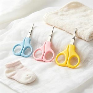 Petits ciseaux en acier inoxydable à pointe ronde, ciseaux de beauté pour la coupe des sourcils et des poils du nez - Product Image 5