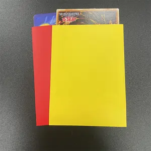 100個カスタム印刷Ppグレード写真厚手のカードスリーブボードゲームトレーディング遊戯王カードプロテクター