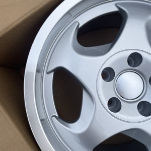ล้อกังหันขนาด17นิ้วแบบขอบล้อ21 <span class=keywords><strong>E35</strong></span> M5 5X120ล้อเงินสำหรับ <span class=keywords><strong>BMW</strong></span> E34 E31 E28 E36 E24 E39 E32 E46ล้อรถโดยสาร - Product Image 4