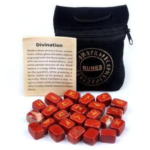 Juego de 25 piedras rúnicas con alfabeto de <span class=keywords><strong>runas</strong></span> nórdicas antiguas grabadas para meditación y adivinación Piedra Natural jaspe rojo - Product Image 1